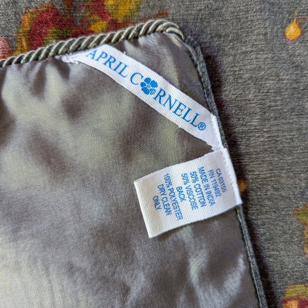 April Cornell table runner - Picture 3 of 3